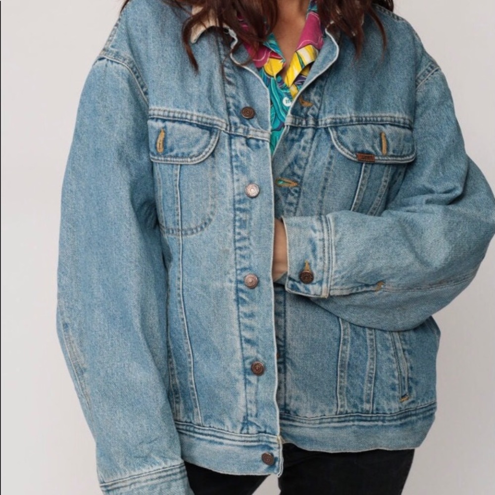 VINTAGE DENIM JACKET